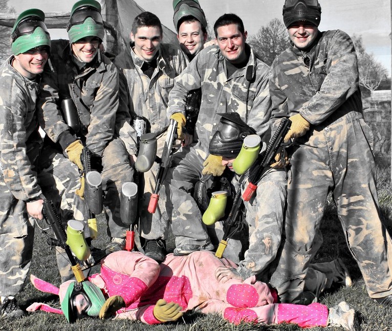 animation paintball avec déguisement lapin pour EVG et EVJF proche Evreux et de Dreux 28
